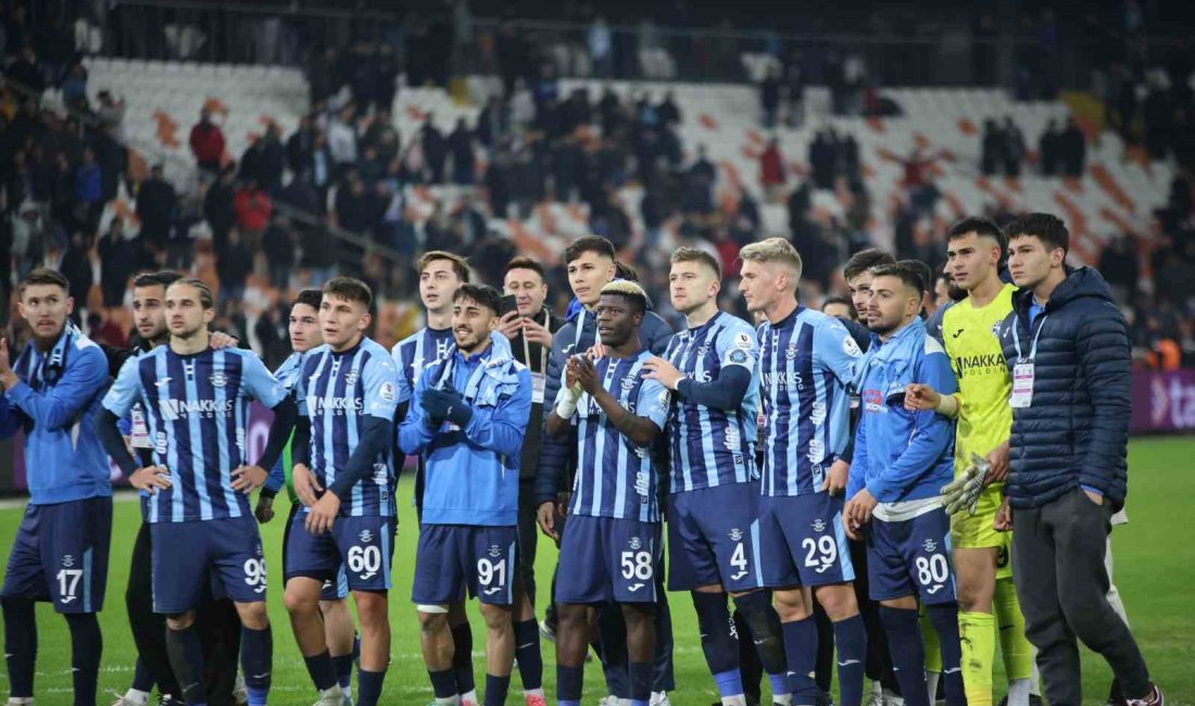 Adana Demirspor ilk galibiyetini coşkuyla kutladı